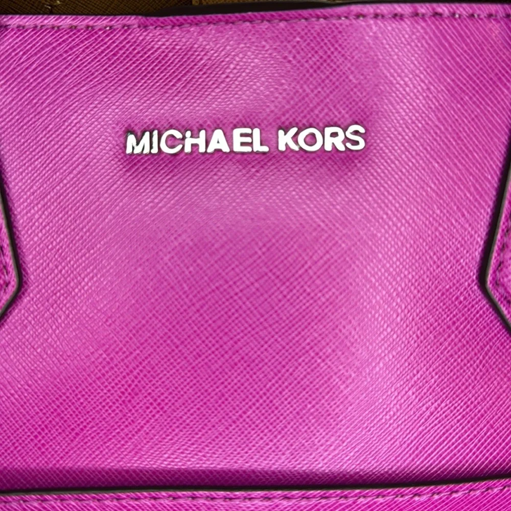 Michael Kors Greenwich fuchsia saffiano leather tote - Picture 2 of 12